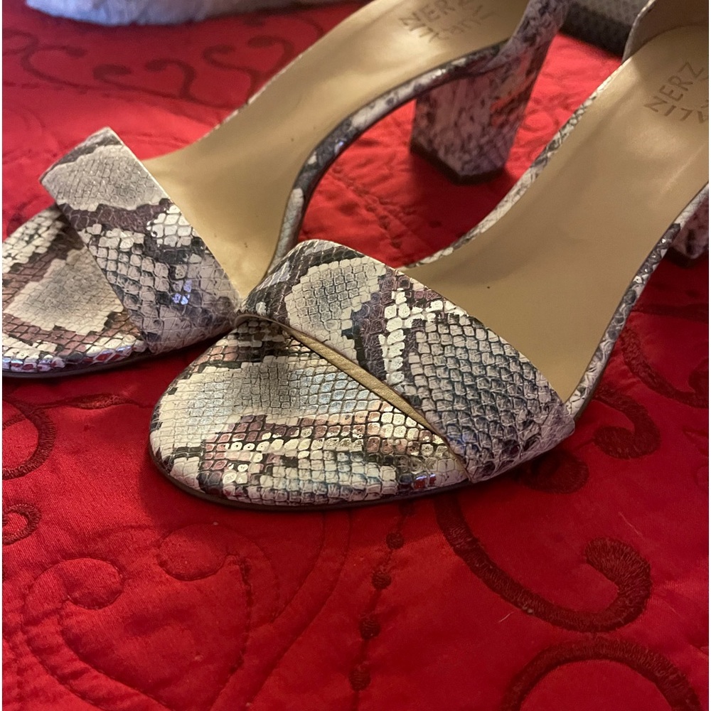 Brand new never worn Naturalizer snake skin blue green 2inch heel